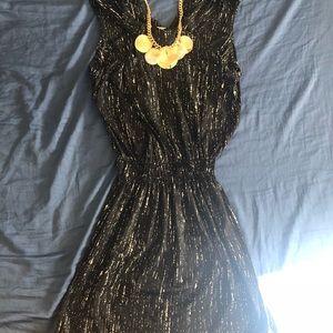 Sleeveless Max Studio dress